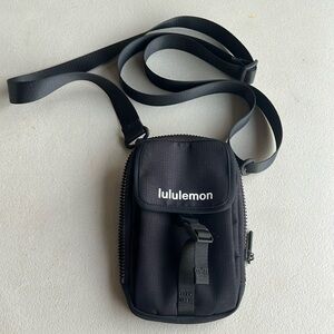 Lululemon cross body Fanny pack
